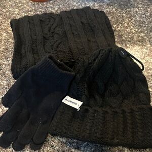 Old Navy Black Cable Knit Gloves and Hat Set